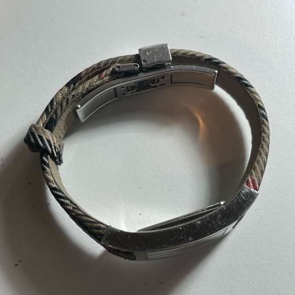 Burberry Nova Check ladies Watch BU1015 Case Silver fabric canvas strap. - Picture 9 of 12